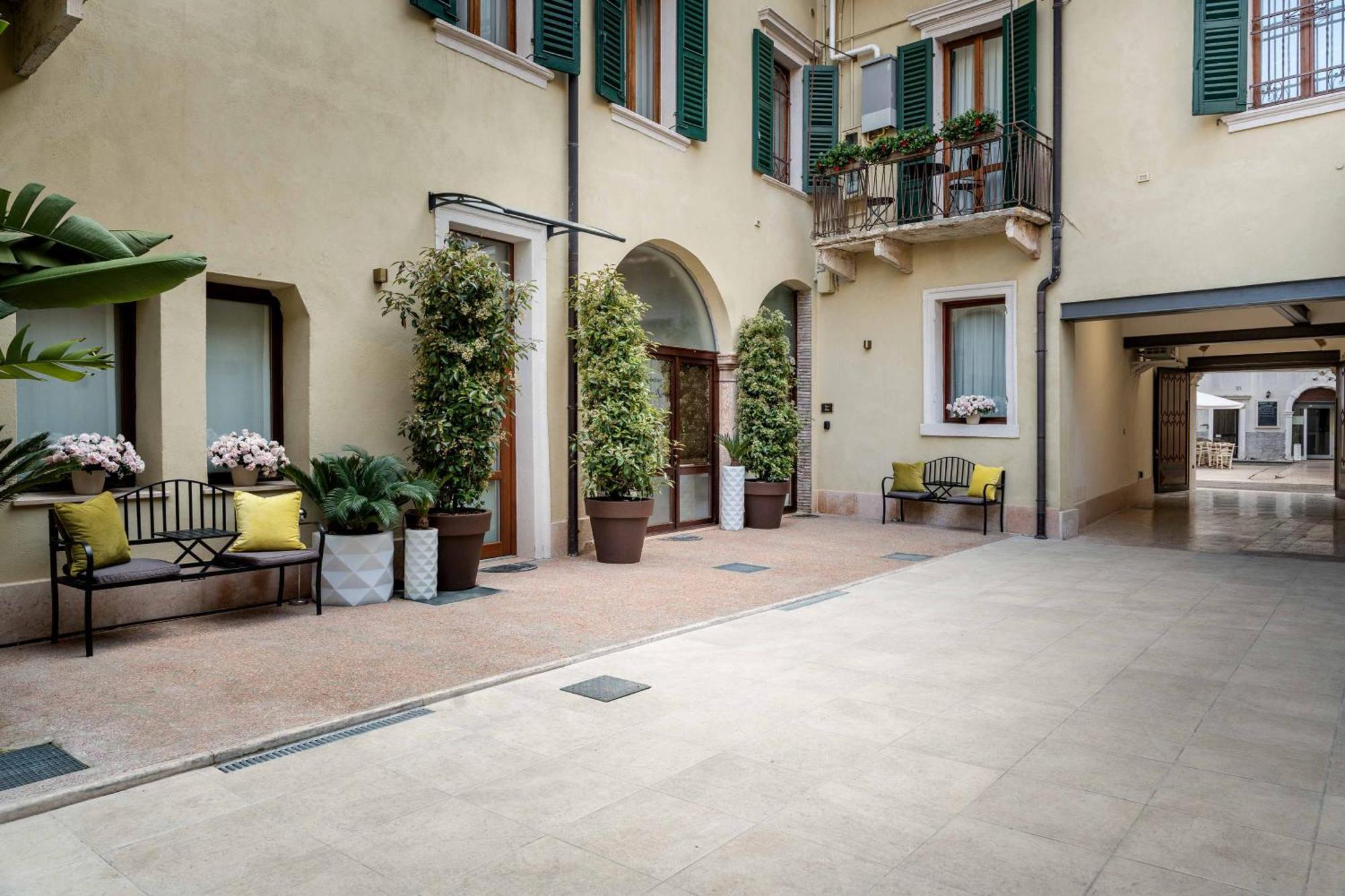 ヴェローナPalazzo Ristoriアパートメント エクステリア 写真